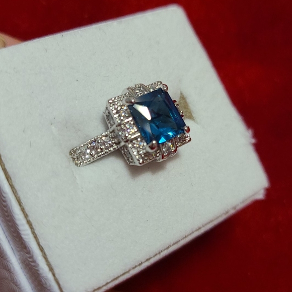 Beautiful Rings - Picture 2 of 5